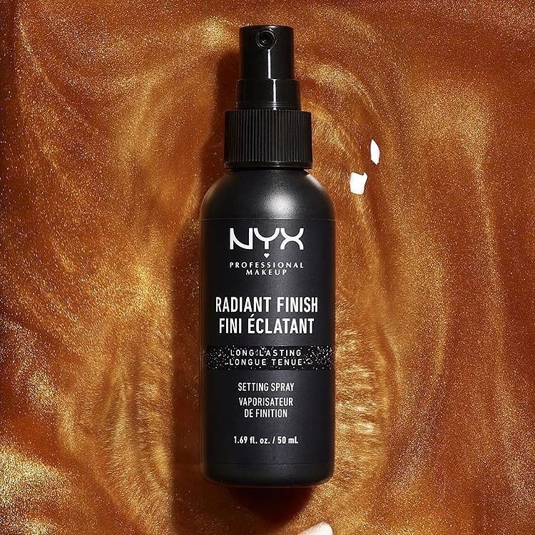 NYX Professional Makeup Radiant Finish Makyaj Sabitleme Spreyi