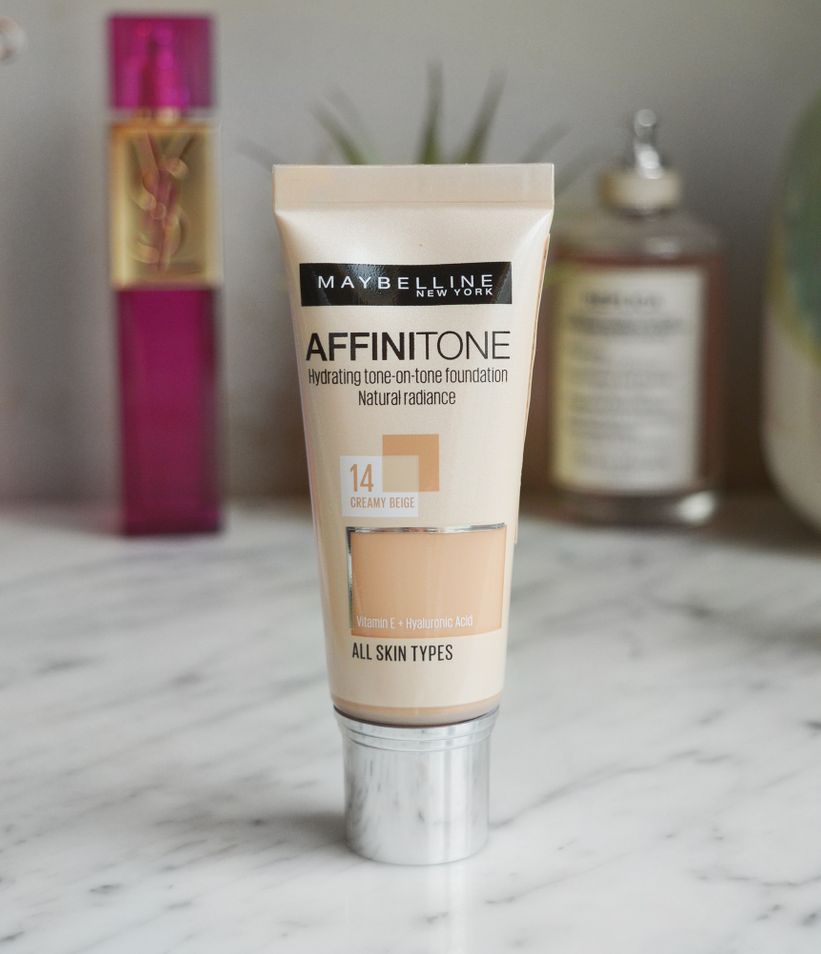 Maybelline New York Affinitone Fondöten 