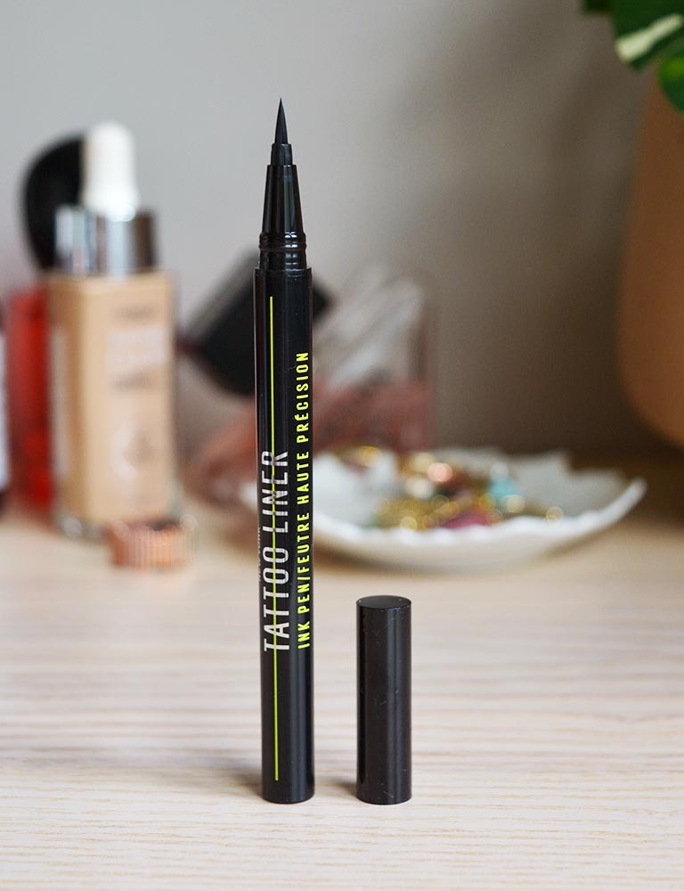 Porselen makyaj için eyeliner önerisi