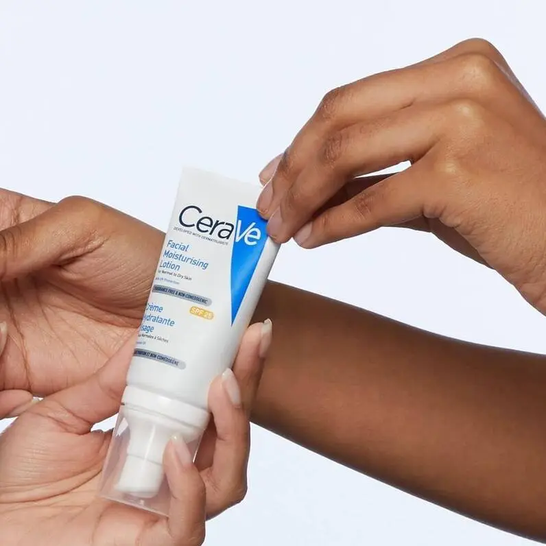 CeraVe SPF 50 Normal ve Kuruya Dönük Ciltler için Nemlendirici Yüz Kremi