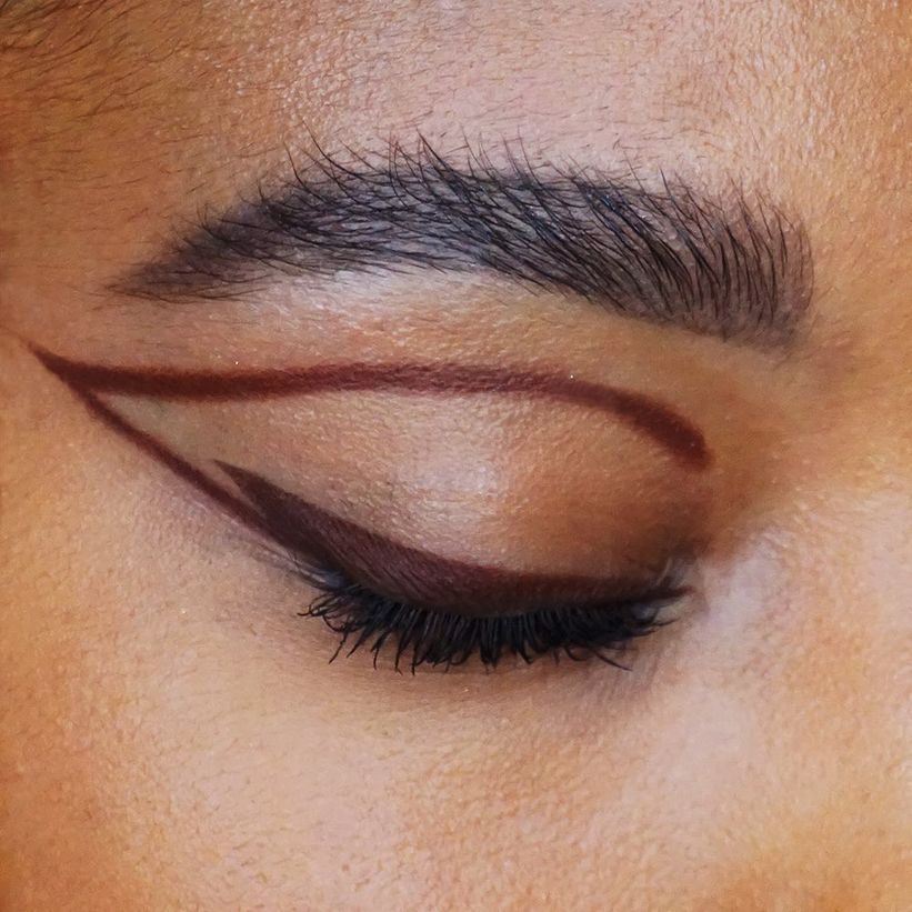 Grafik Eyeliner Makyajı