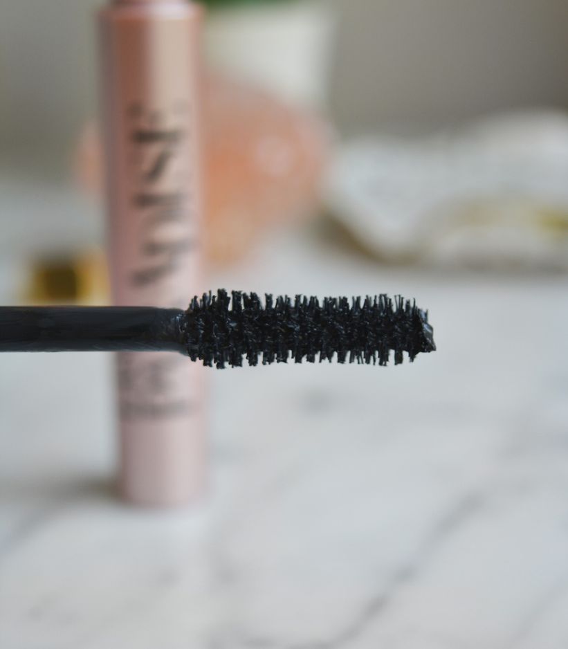 Daha hacimli kirpikler için mutlaka öğrenmen gereken 4 ma...