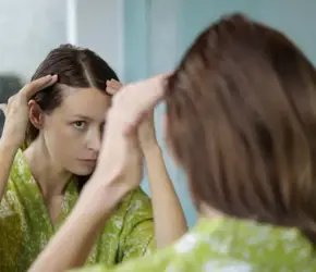 Saç Diplerinde Ağrı ve Acı Neden Olur?