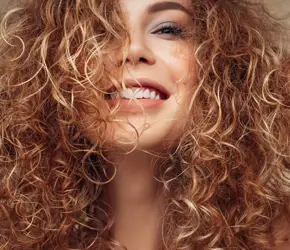 Kabarık, Dalgalı ve Kalın Telli Saçlar Nasıl Kesilmeli?