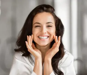 En İyi 10 Yaşlanma Karşıtı Kremi İnceliyoruz