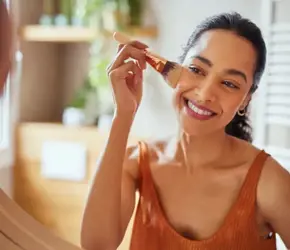 Allık, Aydınlatıcı ve Bronzer Nasıl Uygulanır?