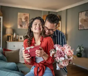 İlişki Durumları: Love Bombing Nedir, Nasıl Anlaşılır?