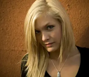 Katlı Perçem Modelleri: Hangi Yüz Tipine Yakışır?