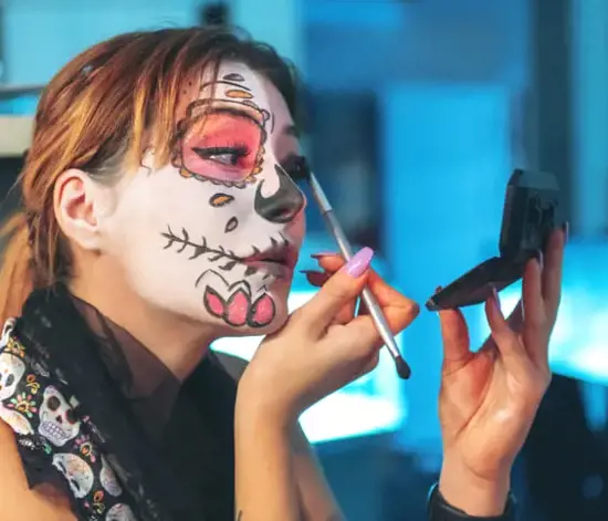 Halloween (Cadılar Bayramı) Makyajı Nasıl Yapılır?
