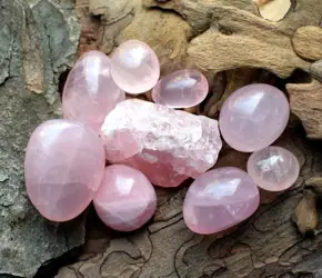 Pembe Kuvars Taşı Hakkında Bilmen Gereken Her Şey