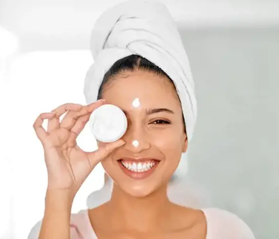 Kuru Ciltler için En İyi 6 Nemlendirici Krem Önerisi