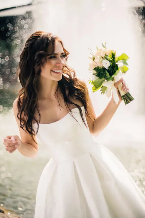 7. Yarım topuz kır düğünü saç modeli