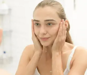 Sebum Nedir, Nasıl Dengelenir? Etkili Çözüm Önerileri