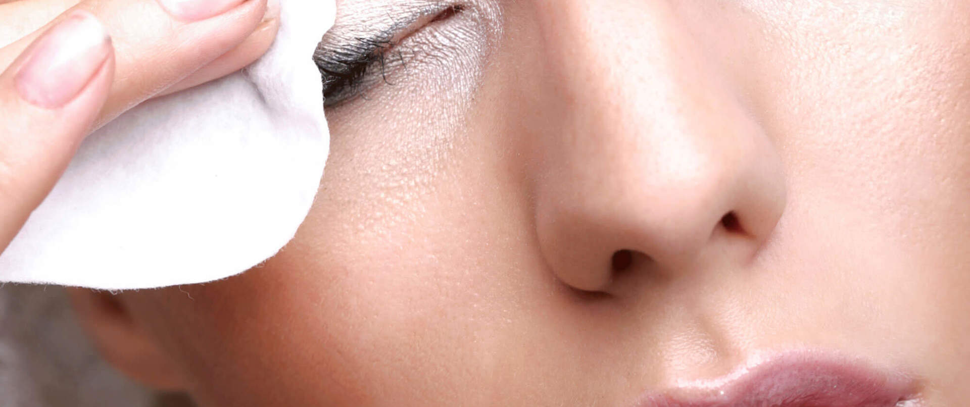 Öneriyoruz: En İyi 6 Göz Makyajı Temizleyicisi