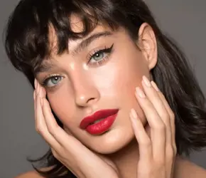 Eyeliner Nedir? Adım Adım Kusursuz Eyeliner Çekme Teknikleri