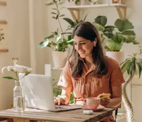 Home Office Ergonomisi: Uzun Çalışma Saatleri için Öneriler