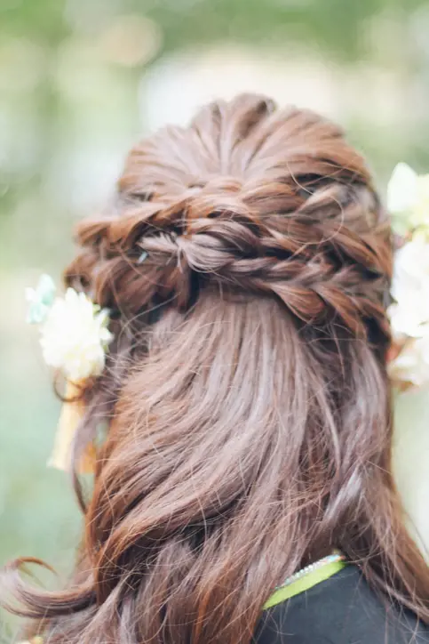 20. Örgülü yarım topuz