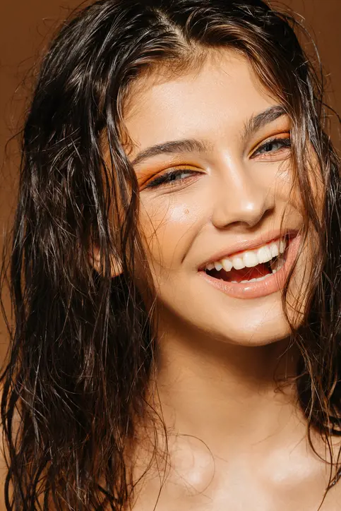 18. Islak görünümlü saç modelleri