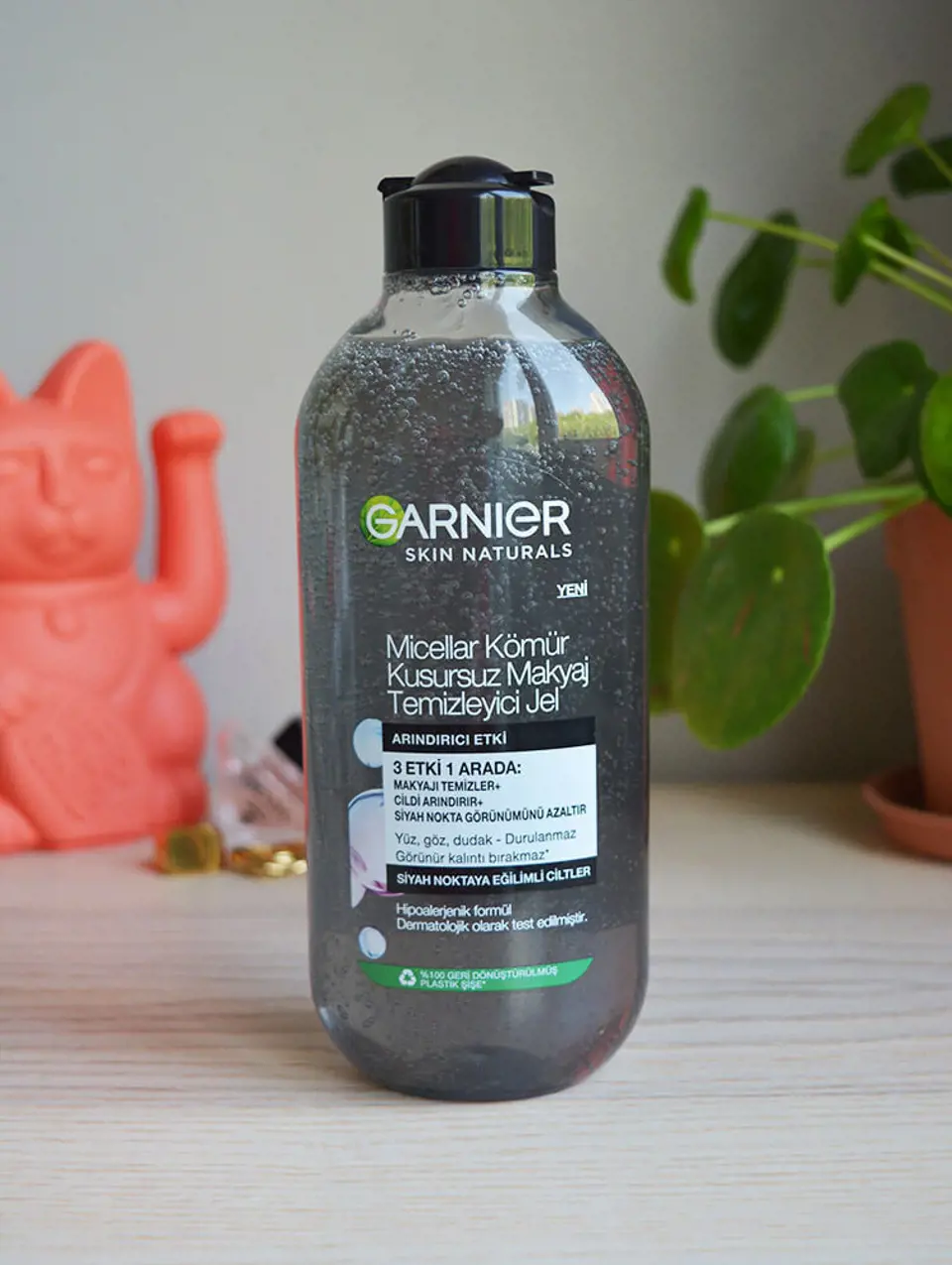 Garnier Saf  & Temiz Micellar Kömür Kusursuz Makyaj Temizleyici Jel