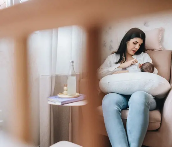 Anne Konforu, Bebek Rahatlığı: Emzirme Yastığı Nasıl Kullanılır?