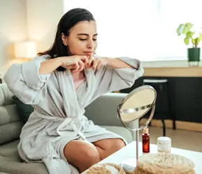Yüz Masajı ile Gençleştirme ve Anti-Aging Uygulamalar