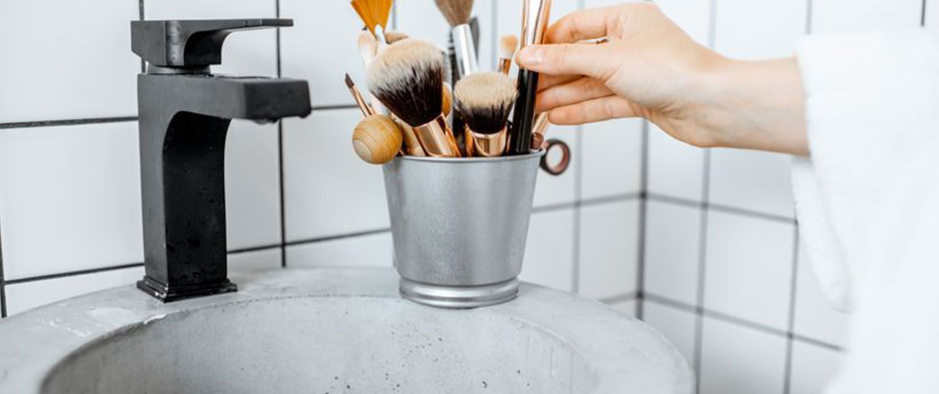 Makyaj Fırçaları Nasıl Temizlenir? Etkili ve Kolay Yöntemler