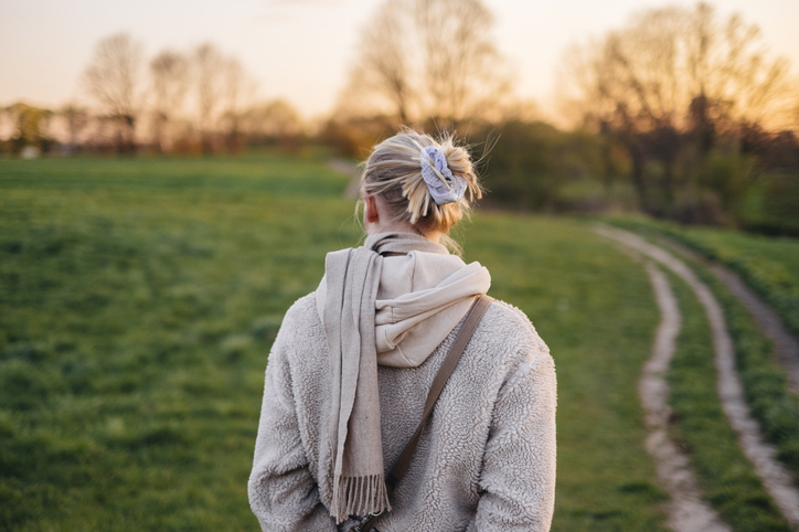 Scrunchie ile Dağınık Topuz Yapımı