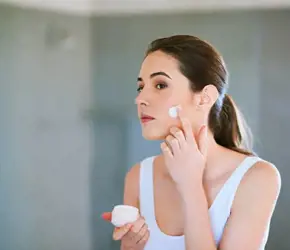 Makyaj Öncesi Kullanılabilecek En İyi Nemlendiriciler