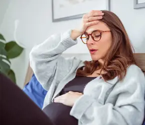 Hamilelikte Baş Ağrısı Neden Olur? Nasıl Geçer?
