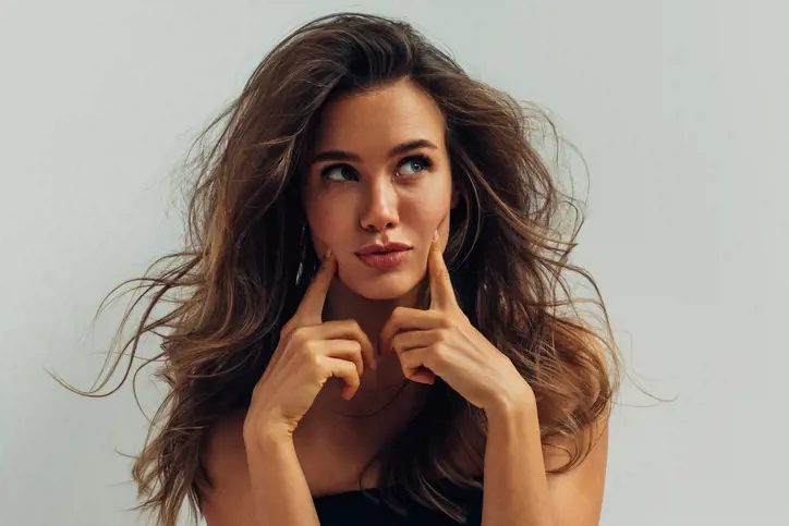 3. Saçlarının dolgunluğunu ön plana çıkar