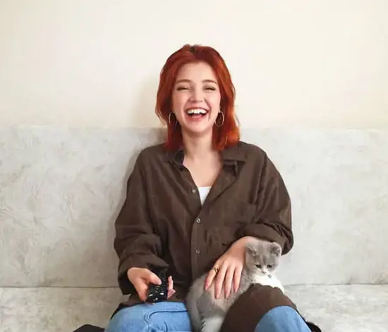 Koyu Saçlarda Bile Etkili Tarçın Bakır Saç Rengi