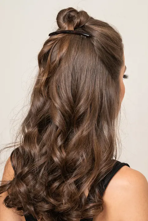 Balık kadınlarına hangi saç modelleri yakışır? yarım topuz